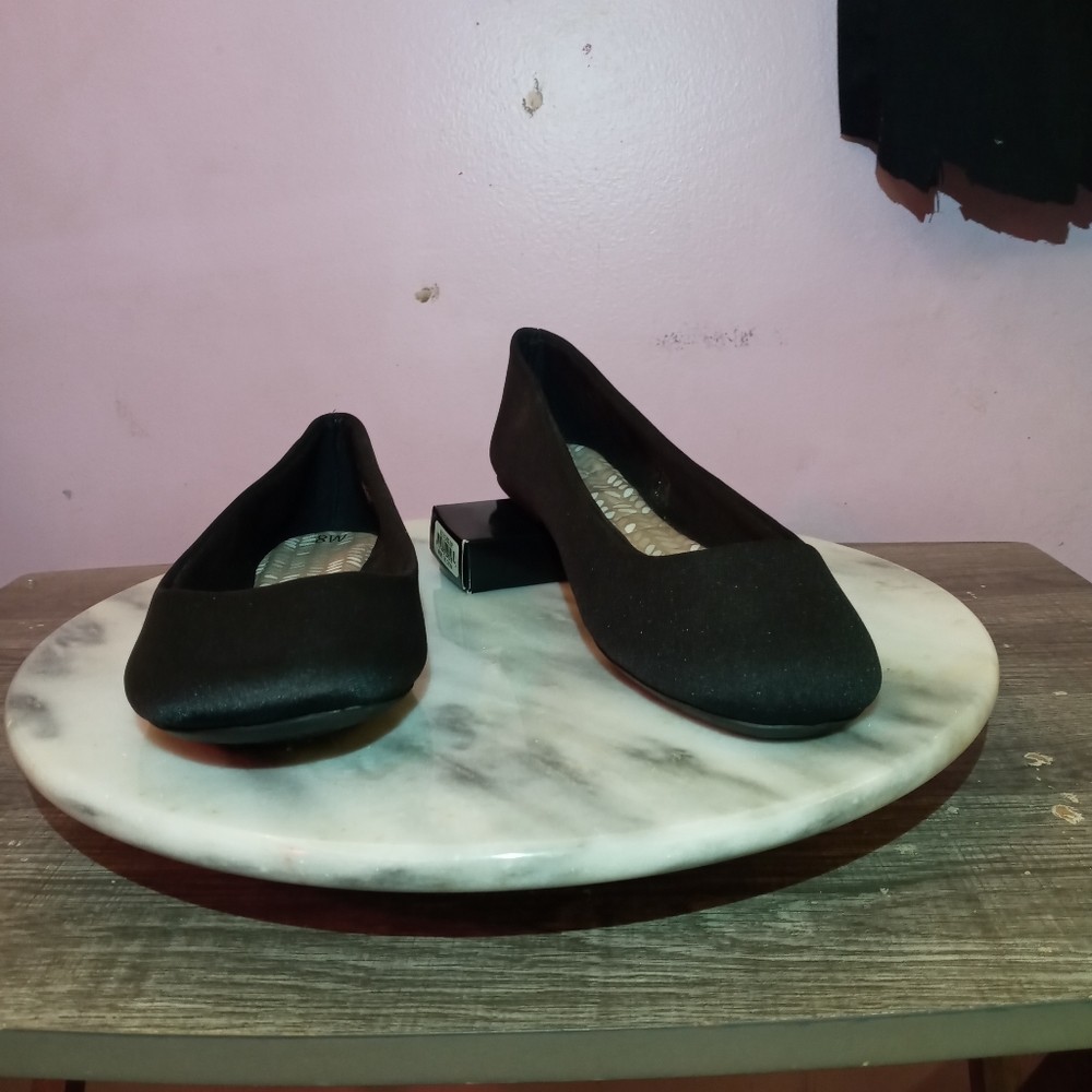 Time and Tru Flats